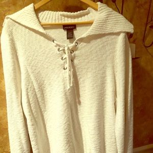 Tie down sweater